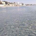 منزل مؤثث ، يبعد * 1 دقيقة مشي * عن البحر ، في المناقع في سلقطة